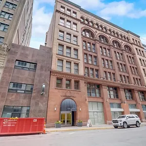 https://frontdesk-the-lofts-at-opop-downtown-st-louis.saint-louishotels.com