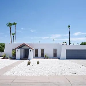 https://villa-mykonosscottsdale-getaway.scottsdalehotels.org
